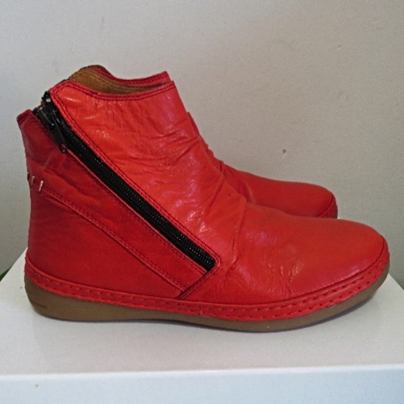 NIB  Retail $130 Kunitz Red Leather Londerry Short Boots Size 38 ( 7) - Picture 2 of 6